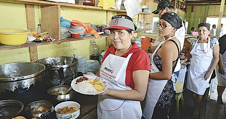 Capacitan a madres de los comedores populares